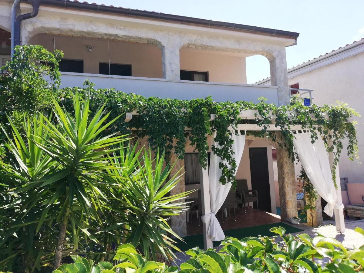 Apartment House Vir-To-All 外观 照片